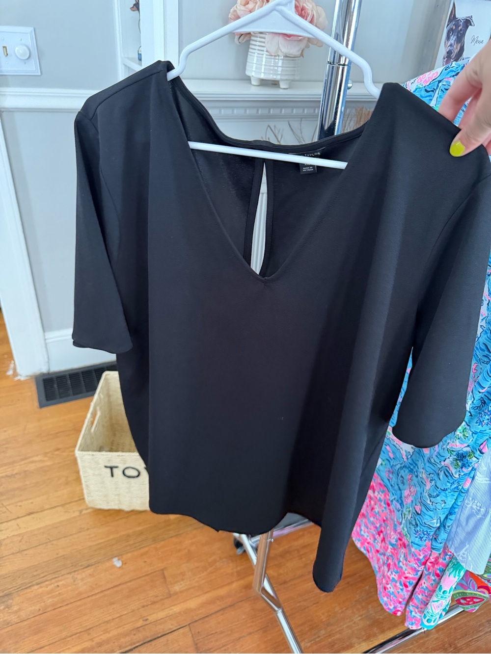 Ann Taylor Black V-Neck Keyhole Blouse